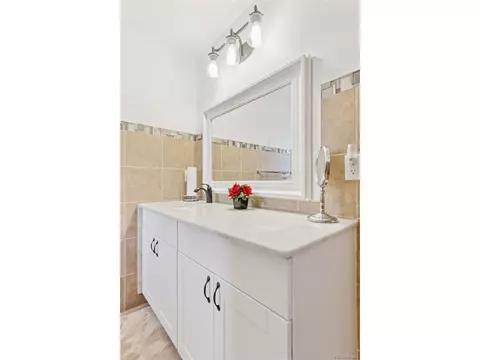 Bath - 8484 E Radcliff Ave, Denver, CO 80237 photo 5 of 5