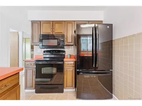 Kitchen - 8484 E Radcliff Ave, Denver, CO 80237 photo 2 of 3