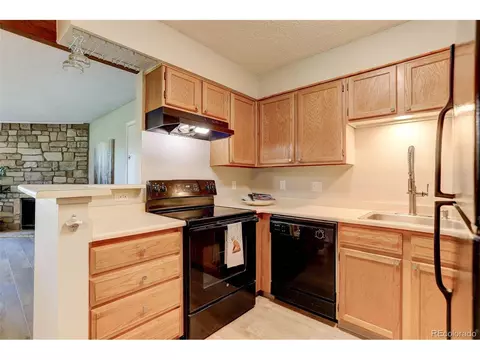 429 Wright St #102, Lakewood, CO 80228 photo 4