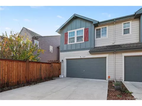 Exterior - 11229 E 25th Dr, Aurora, CO 80010 photo 5 of 8
