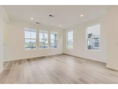 630 Aspen Ave, Bennett, CO 80102 photo 3