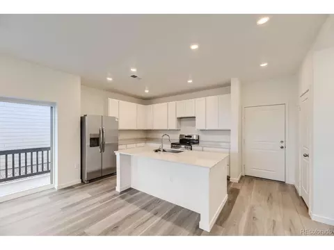 630 Aspen Ave, Bennett, CO 80102 photo 4