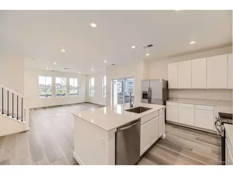 630 Aspen Ave, Bennett, CO 80102 photo 5