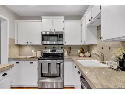 Kitchen - 1259 Harrison Ct, Boulder, CO 80303 photo 3 of 4