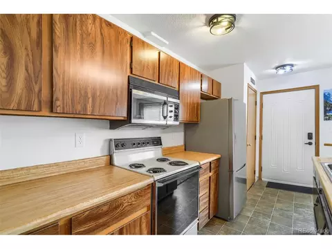 Kitchen - 4266 S Eldridge St #101, Morrison, CO 80465 photo 2 of 3