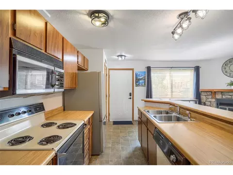 Kitchen - 4266 S Eldridge St #101, Morrison, CO 80465 photo 3 of 3