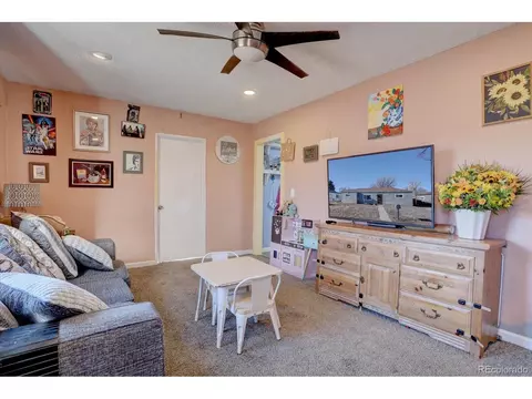 775 Victor St, Aurora, CO 80011