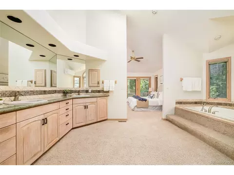 Bath - 1127 Juniper Ave, Boulder, CO 80304 photo 2 of 7