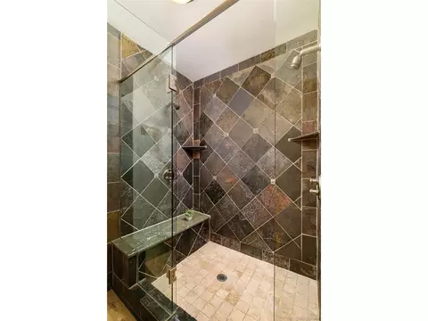 Bath - 1127 Juniper Ave, Boulder, CO 80304 photo 3 of 7