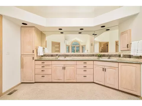 Bath - 1127 Juniper Ave, Boulder, CO 80304 photo 1 of 7