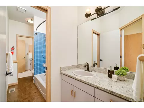Bath - 1127 Juniper Ave, Boulder, CO 80304 photo 5 of 7
