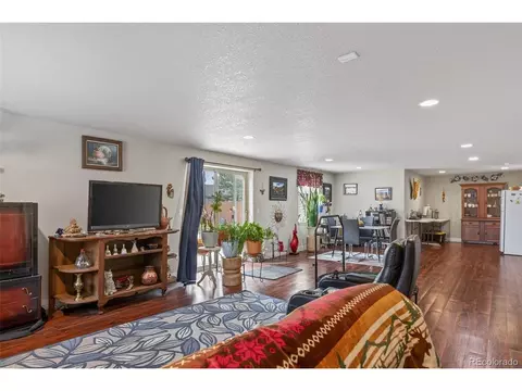 Living - 884 Cliffrose Way, Windsor, CO 80550 photo 5 of 5