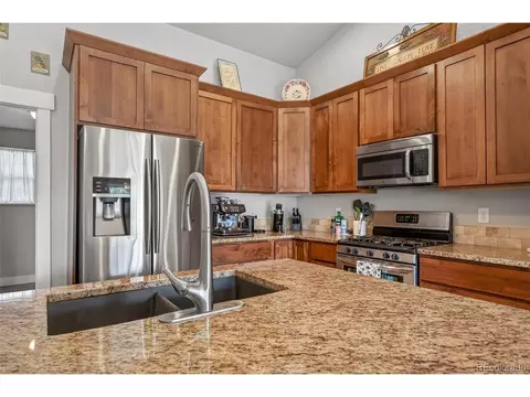 Kitchen - 884 Cliffrose Way, Windsor, CO 80550 photo 5 of 5