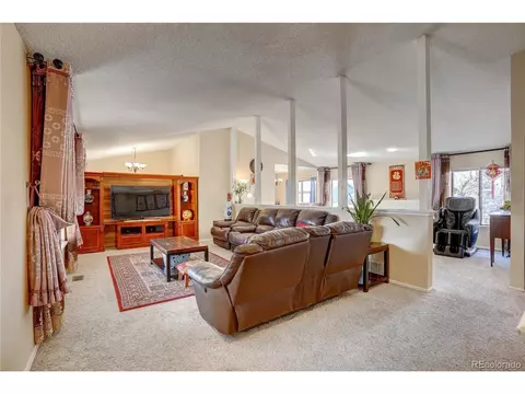 16715 E Kent Dr, Aurora, CO 80013 photo 2