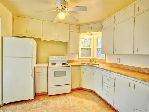 Kitchen - 140 E 5th Ave, Longmont, CO 80504 photo 1 of 4