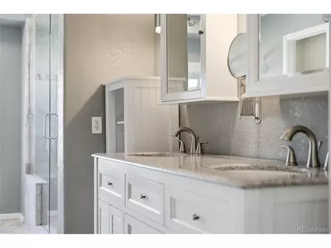 Bath - 19960 E Belleview Ln, Centennial, CO 80015 photo 2 of 6