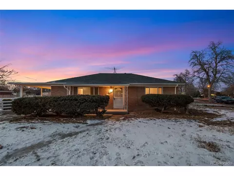 2301 Kingston St, Aurora, CO 80010