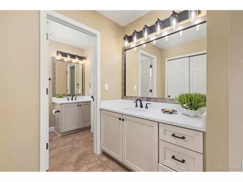 Bath - 8475 Braun Loop, Arvada, CO 80005 photo 4 of 6