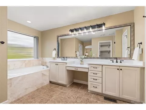 Bath - 8475 Braun Loop, Arvada, CO 80005 photo 2 of 6
