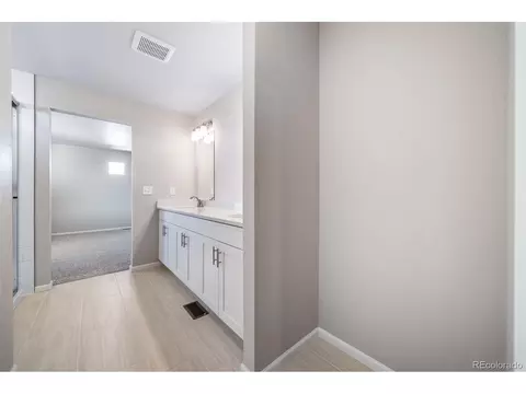 22302 E 38th Pl, Aurora, CO 80019 photo 31