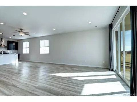 27309 E 10th Dr, Aurora, CO 80018 photo 9