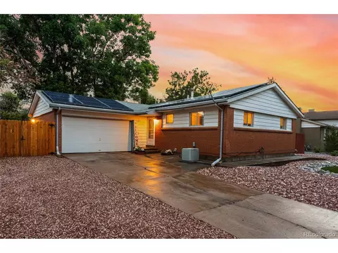 907 Elkhart St, Aurora, CO 80011
