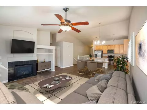 21498 E Mansfield Pl, Aurora, CO 80013 photo 2