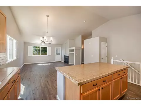 21498 E Mansfield Pl, Aurora, CO 80013 photo 4