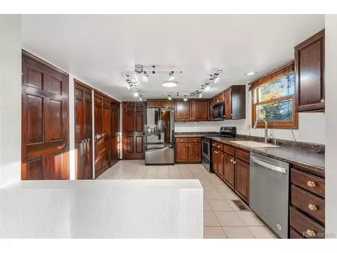 16776 E Hialeah Ave, Centennial, CO 80015 photo 4