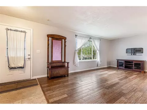 15610 E Hamilton Pl, Aurora, CO 80013 photo 2