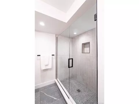 Bath - 2116 Vine Ave, Boulder, CO 80304 photo 9 of 10