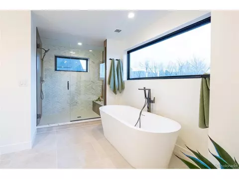 Bath - 2116 Vine Ave, Boulder, CO 80304 photo 3 of 10