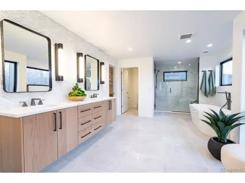 Bath - 2116 Vine Ave, Boulder, CO 80304 photo 2 of 10