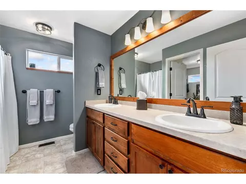 1043 Kendalbrook Dr, Windsor, CO 80550 photo 11
