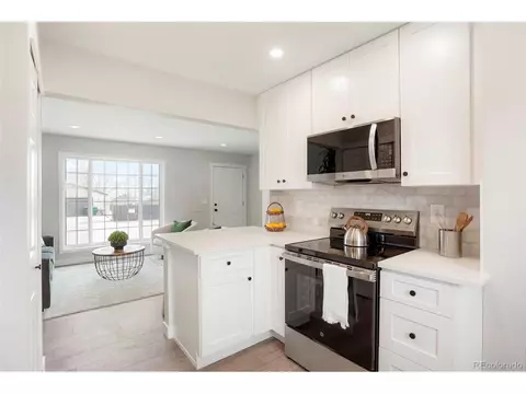 11083 Northglenn Dr, Northglenn, CO 80233