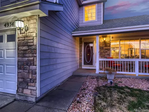 4934 Eureka Ct, Denver, CO 80239 photo 2