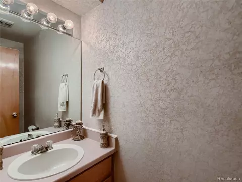 4934 Eureka Ct, Denver, CO 80239 photo 24