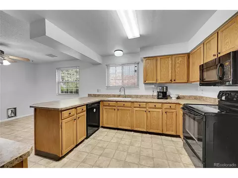 2236 S Eagle Ct, Aurora, CO 80014 photo 9