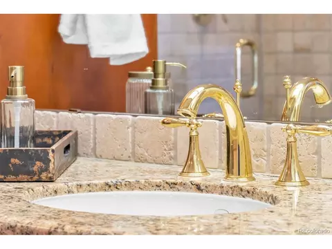 Bath - 400 E 3rd Ave #1004, Denver, CO 80203 photo 3 of 7