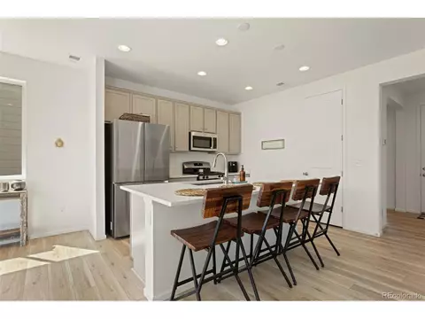 27524 E 10th Dr, Aurora, CO 80018 photo 5