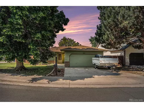 1641 Biscay Cir, Aurora, CO 80011