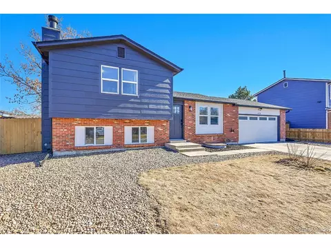 4574 Eureka Ct, Denver, CO 80239 photo 3