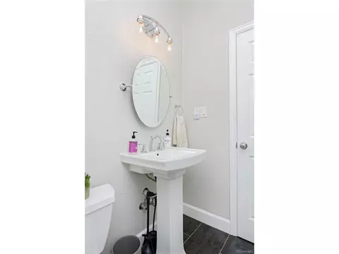 424 Fox St, Denver, CO 80204 photo 24