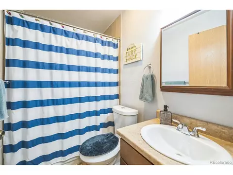 4692 Duluth Ct, Denver, CO 80239 photo 16