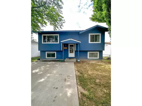 627 E Rio Blanco Ave, Rangely, CO 81648 photo 2