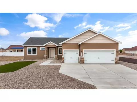 729 Campbell Ln, Pueblo, CO 81007