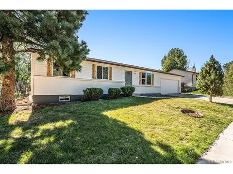 1566 S Queen Ct, Lakewood, CO 80232