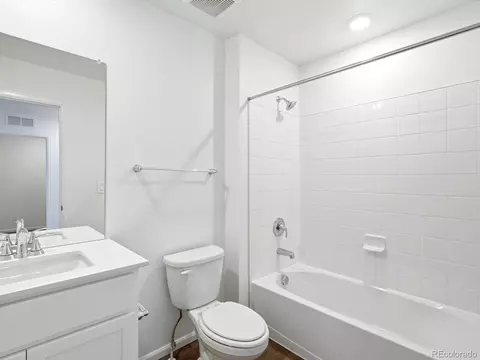 Bath - 21247 E 65th Ave, Aurora, CO 80019 photo 2 of 4
