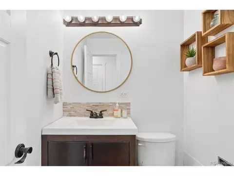 Bath - 3910 E Jerome Ave, Denver, CO 80210 photo 2 of 3
