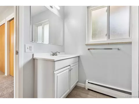 11642 E 2nd Ave, Aurora, CO 80010 photo 32